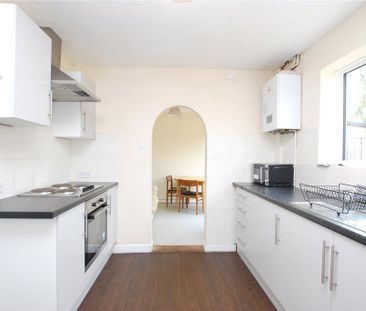 4 bedroom terraced house to rent - Photo 6