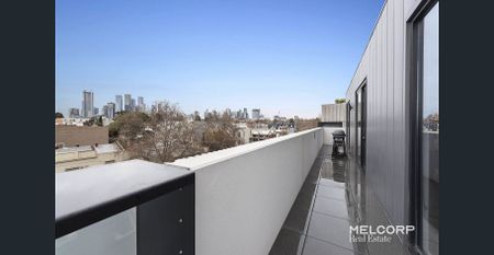 SPACIOUS THREE BEDROOMS AT ARDEN PARK – UNFURNISHED - Photo 4