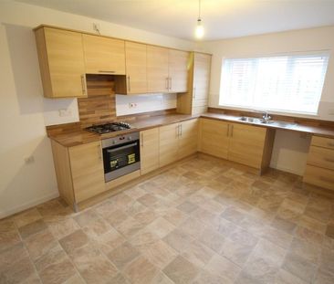 3 Bedroom House - Detached - Photo 3