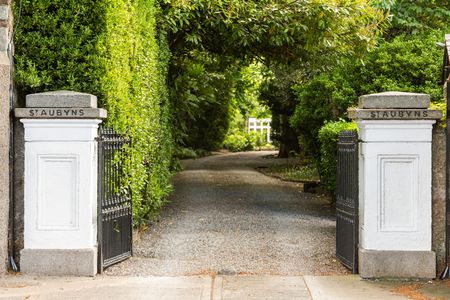 Gate Lodge Saint Aubyns House Shanganagh Road Killiney Co. Dublin, - Photo 4