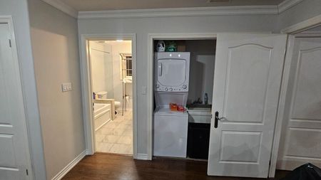 For Lease - 5164 New Street, Burlington, Ontario - Photo 2