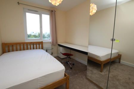 6 bedroom terraced house to rent - Photo 2