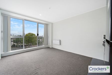 Unique 2b/2b Apartment - Photo 2