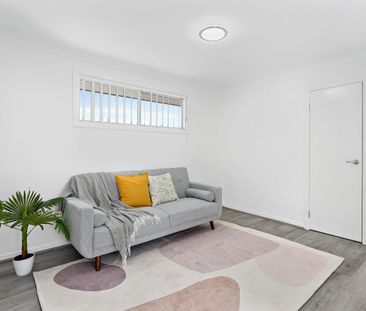 CALL Cheng 0450 211 225 for an inspection today Furnished NEAR-NEW ... - Photo 2