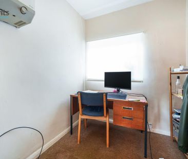 4 bedroom semi-detached house to rent - Photo 2