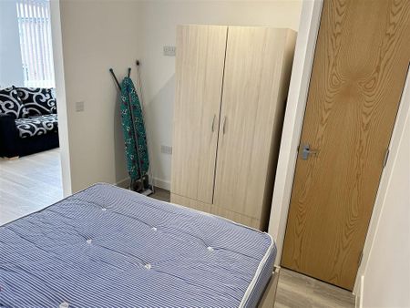 Studio to rent - Photo 5