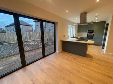 6 bedroom semi-detached house to rent - Photo 4