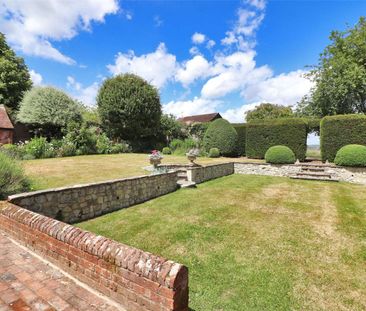 An exceptional 5 bedroom farmhouse set in a stunning, private locat... - Photo 6
