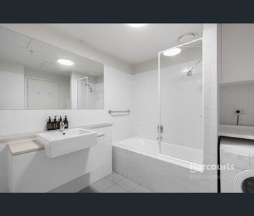 701/250 Elizabeth Street, Melbourne, Vic 3000 - Photo 3