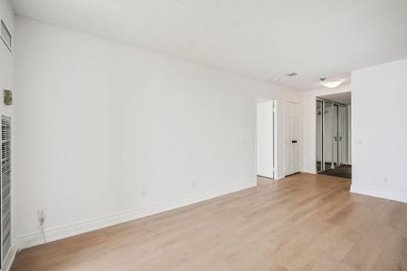 For Lease - 7 Bishop Avenue Unit# 1214, Toronto, Ontario - Photo 2