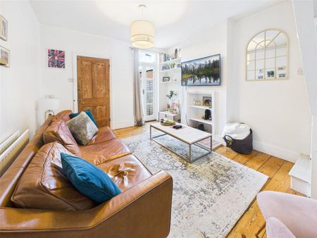 2 bedroom end of terrace house to rent - Photo 2