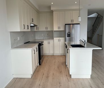 For Lease - 53 Tipp Drive, Richmond Hill, Ontario - Photo 4