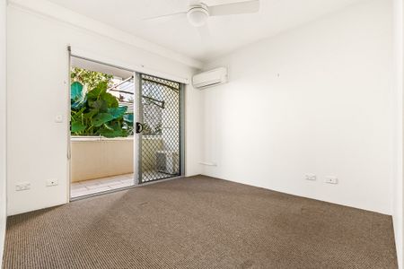 Contemporary Two-Bedroom Apartment in Teneriffe - Photo 3