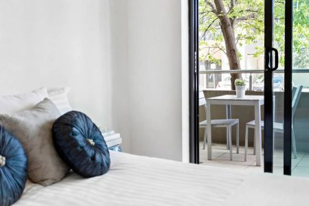 Stunning oversized apartment in a peaceful pocket of Richmond! - Photo 3