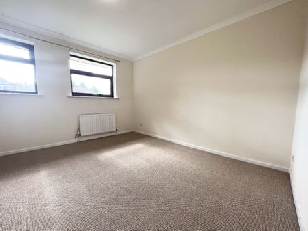 Two bedroom semi detached property - Photo 4