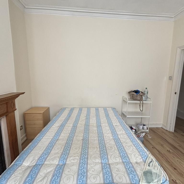 6 bedroom terraced house to rent - Photo 1