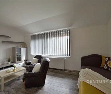 K dlouhodobému pronájmu nabízíme útulný a prakticky řešený byt 1+kk... - Photo 1