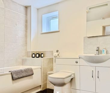 4 bedroom house to rent Bevendean Road, Brighton, East Sussex, BN2 - Photo 3