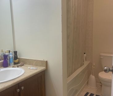 For Lease - 27 Newport Crescent, Hamilton, Ontario - Photo 4