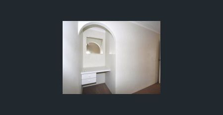 CITY FRINGE 2 STOREY TOWNHOUSE - Photo 2