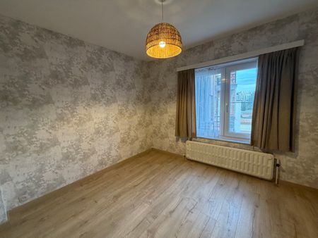 Goed onderhouden appartement met twee slaapkamers gelegen in een residentiële wijk. In een gebouw met lift. - Photo 4