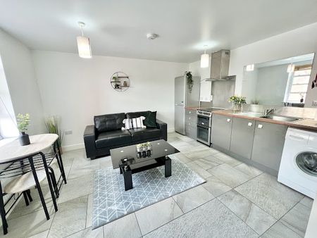 2 Bedrooms, 14 Willowbank Mews Flat 5 – Student Accommodation Coventry - Photo 3