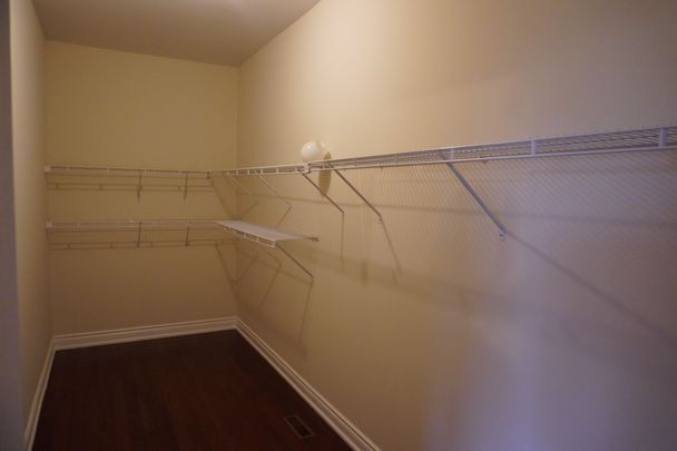 For Lease - 536 Canyon Street, Mississauga, Ontario - Photo 1