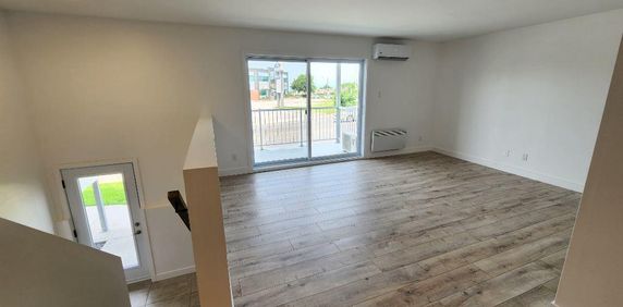 APPARTEMENT **5 1/2** style MAISON DE VILLE au CŒUR de STE-FOY - Photo 2