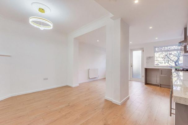 3 bedroom terraced house to rent - Photo 1