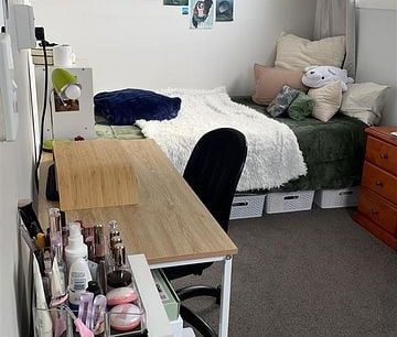 2BR Flat in Vibrant Mt. Cook - Photo 6