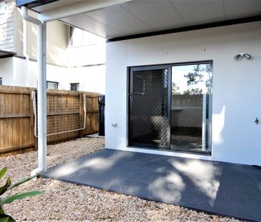3 BEDROOM TOWNHOUSE IN OXLEY - Photo 1