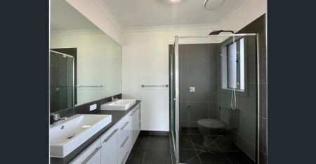 Modern Family Home! - Photo 5