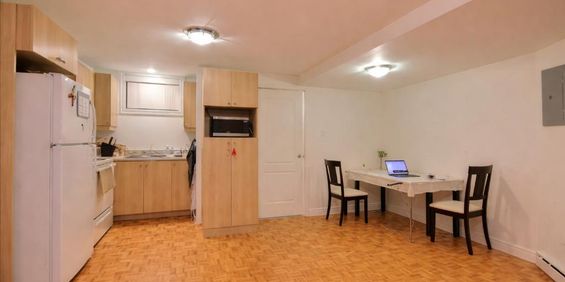 Studio face au Métro Laurier - Photo 3