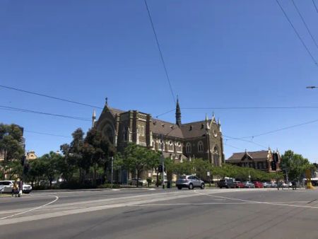 Twin shared with shared bathroom - Photo 5