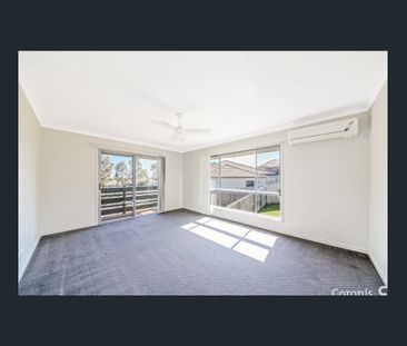 Spacious family home in Springfield Lakes - Photo 2