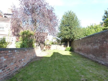 4 bedroom terraced house to rent - Photo 2