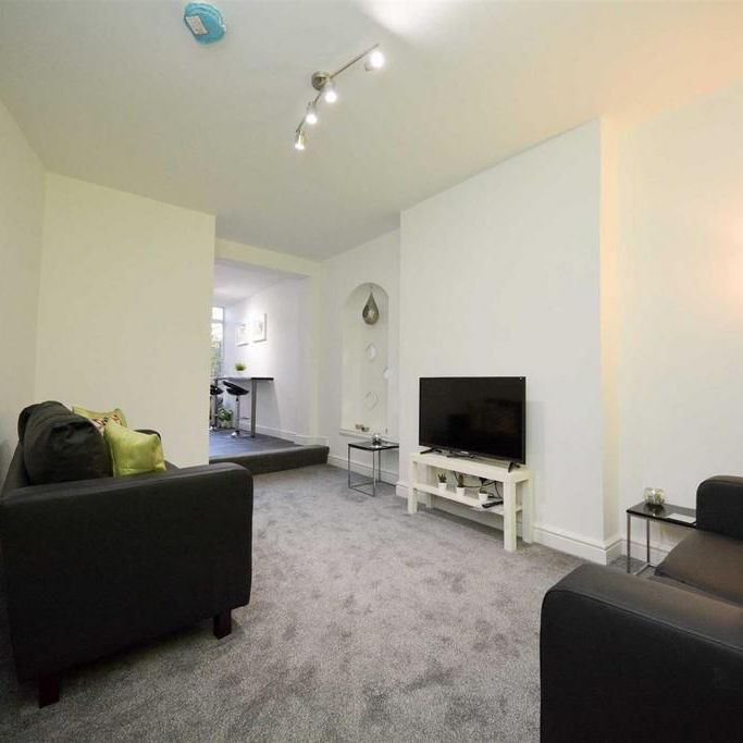 1 bedroom in a house share to rent - Photo 1