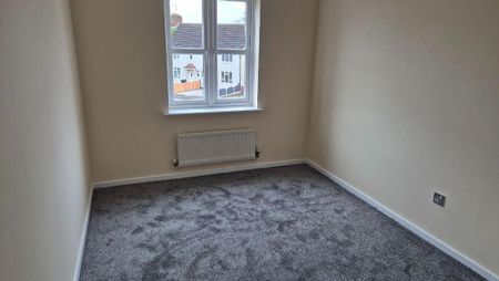 3 bedroom semi-detached house to rent - Photo 2