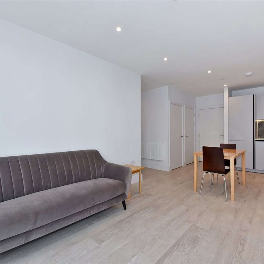 A modern furnished one bedroom apartment in the Horlicks Quarter by Berkeley Homes development in Slough. - Photo 1