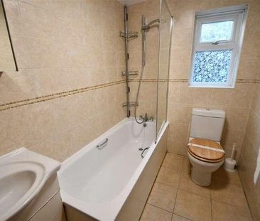 Bedroom Terraced House In Godalming, GU7 - Photo 1