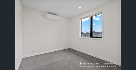 Sophisticated Family Living Without Compromise - Photo 2