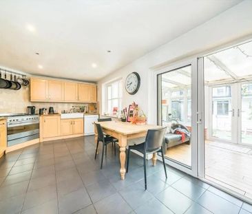 4 bedroom terraced house to rent - Photo 5