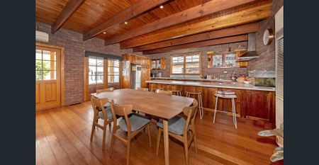 FAMILY HOME WITH CHARM - Photo 2