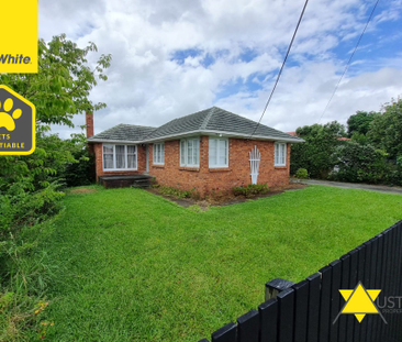 111 Flanshaw Road, Te Atatu South - Photo 1