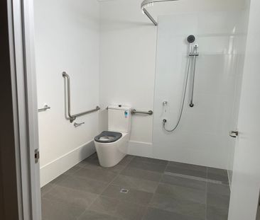 Large Family Home with 5 Bedrooms / 4 with Ensuites - Photo 3