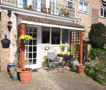 1 Bedroom Flat To Rent in Redhill - £750 pcm Tenancy Info - Photo 2