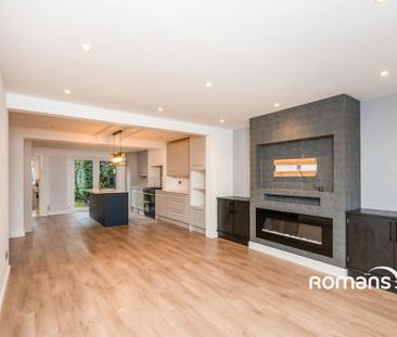 3 bedroom semi-detached house to rent - Photo 3