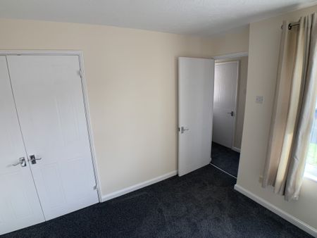 Beautifully Presented One Bedroom House to Let in Bromsgrove - Photo 5