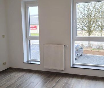 Appartement te huur in Bièvre voor € 780 met 2 slaapkamers - Photo 3