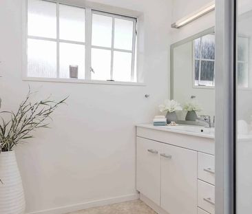 3 bedroom townhouse in sought after location - Photo 1